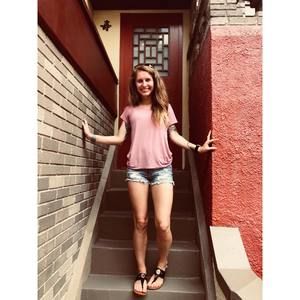 Meet your Posher, Cassandra